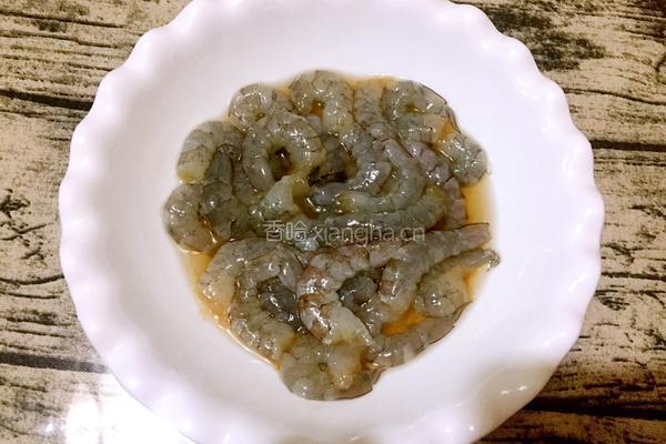 土豆鲜虾饼的做法图解2