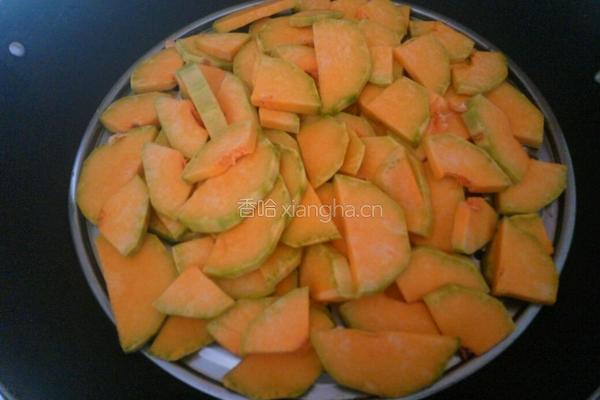 金钱南瓜饼的做法图解1