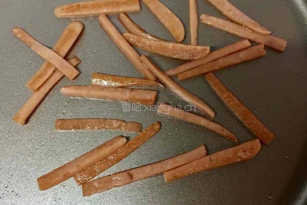中式火腿蔬菜炒意面的做法图解4