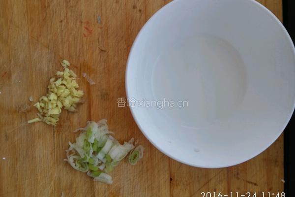 西红柿炒菜花的做法图解3