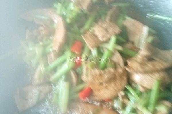 香芹溜肝尖儿的做法图解10