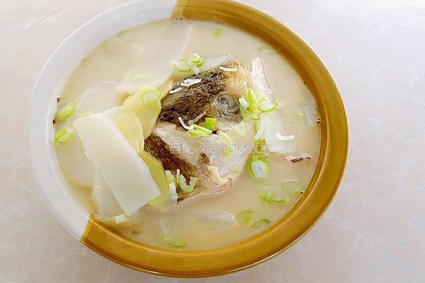 鱼头萝卜汤的做法图解12