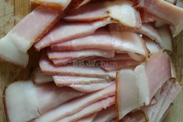 炫彩腊肉炒蒜薹的做法图解4