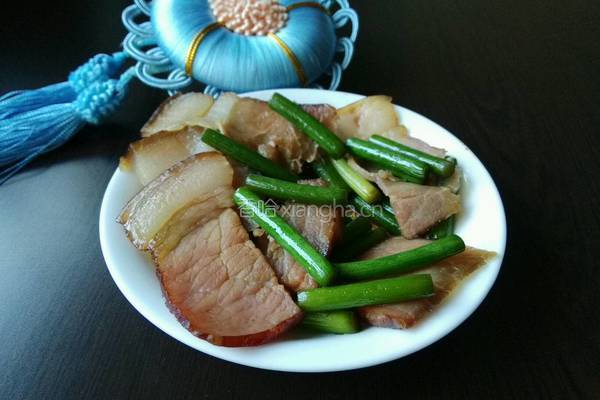 炫彩腊肉炒蒜薹的做法图解8