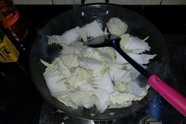 五花肉炒白菜的做法图解4