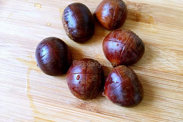 电饭锅蒸板栗的做法图解2