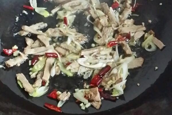 芹菜肉丝炒粉条的做法图解4