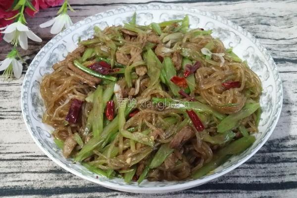 芹菜肉丝炒粉条的做法图解9