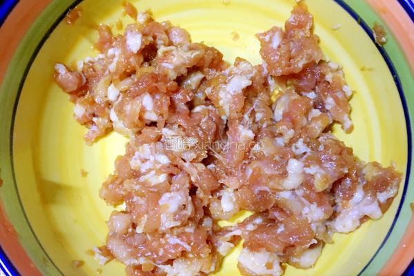 香菇肉末烧卖的做法图解2