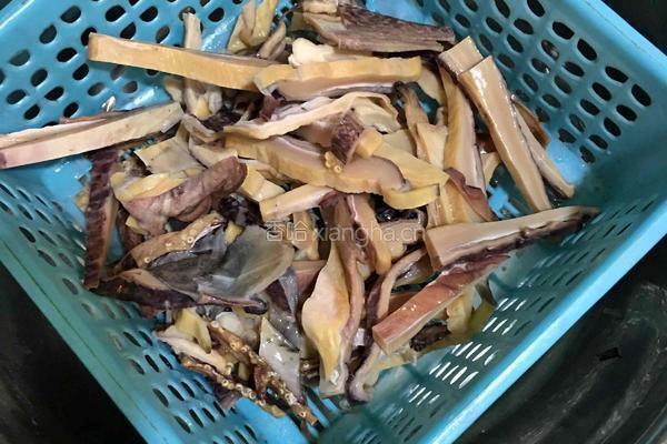墨鱼炖鸡的做法图解3