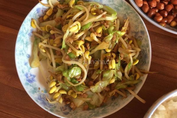豆芽肉末炒包菜的做法图解3