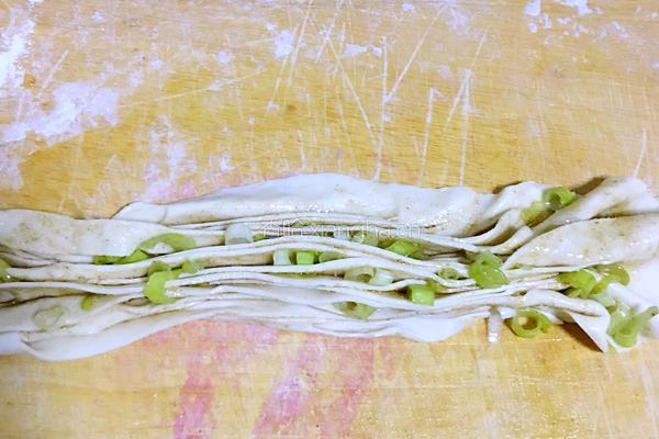 葱油盘丝饼的做法图解6