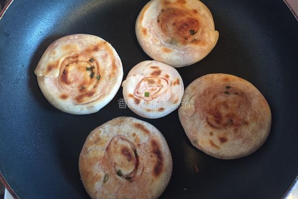 玫瑰腐乳葱花烫面饼的做法图解15