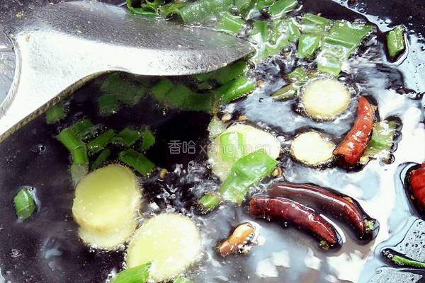 鸡爪烧鹌鹑蛋的做法图解6
