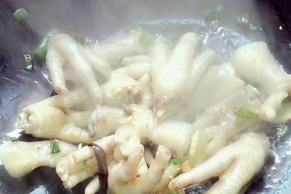 鸡爪烧鹌鹑蛋的做法图解7