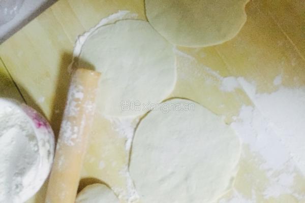 白菜芹菜胡萝卜肉馅包子的做法图解7