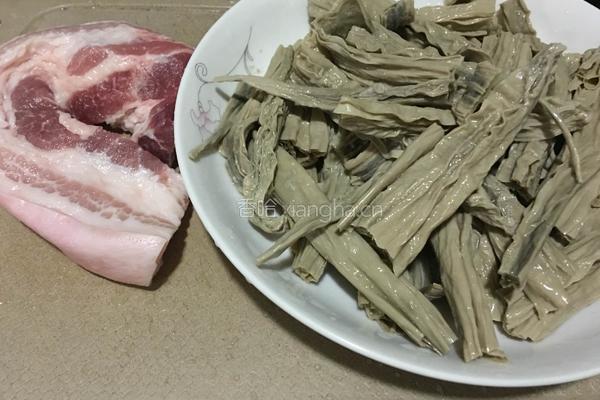 黑腐竹红烧肉的做法图解2