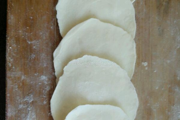 玫瑰花煎饺的做法图解5