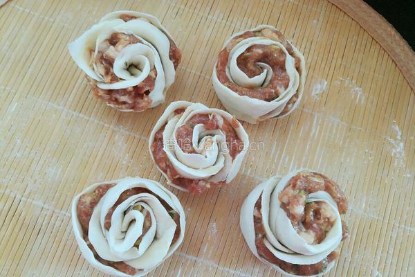 玫瑰花煎饺的做法图解7