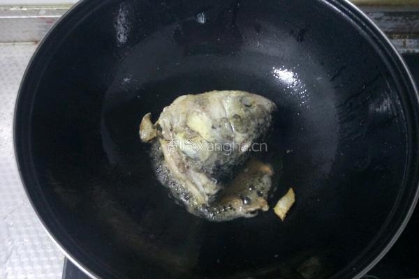 鱼头豆腐汤的做法图解4