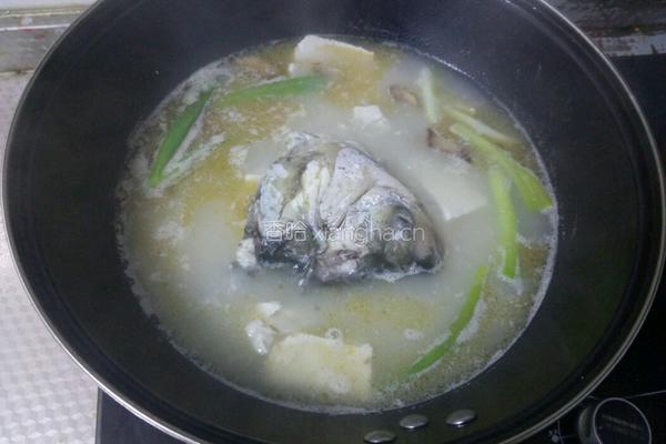 鱼头豆腐汤的做法图解7