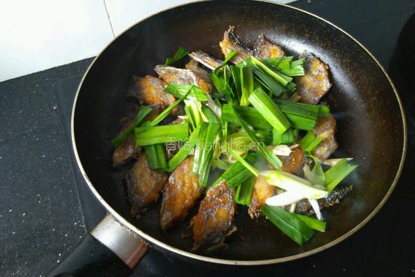 煎带鱼的做法图解6
