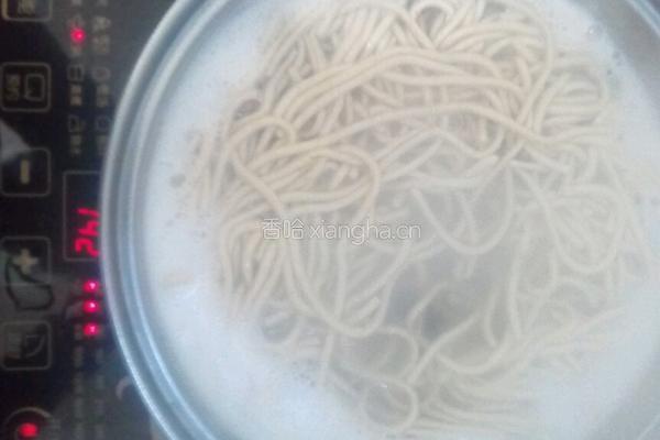 杏鲍菇豆腐臊子面的做法图解10