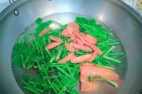 凉拌芹菜的做法图解1