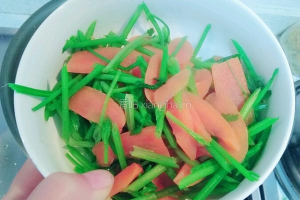 凉拌芹菜的做法图解2