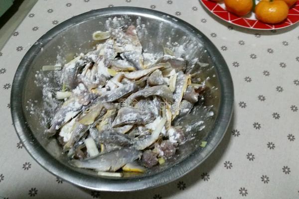 黄花鱼罐头的做法图解2