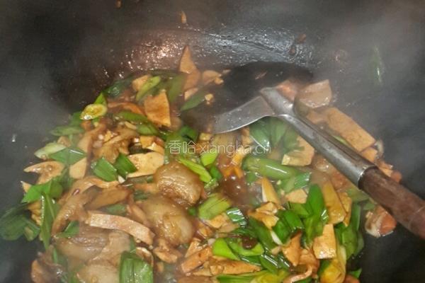香干回锅肉的做法图解3