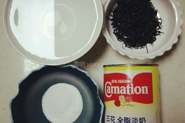 口感爽滑且香醇浓厚的港式奶茶的做法图解1