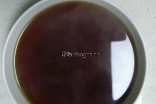 口感爽滑且香醇浓厚的港式奶茶的做法图解4