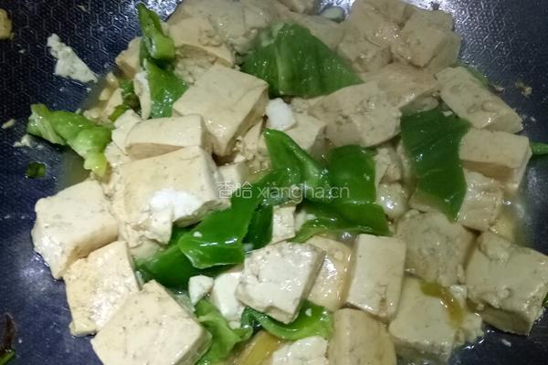 豆腐炒青椒的做法图解5