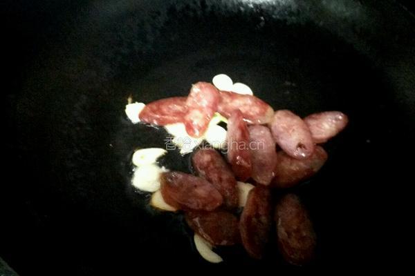 荷兰豆炒腊肠的做法图解4