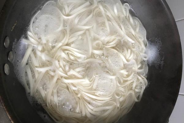 茄丝拌面的做法图解7