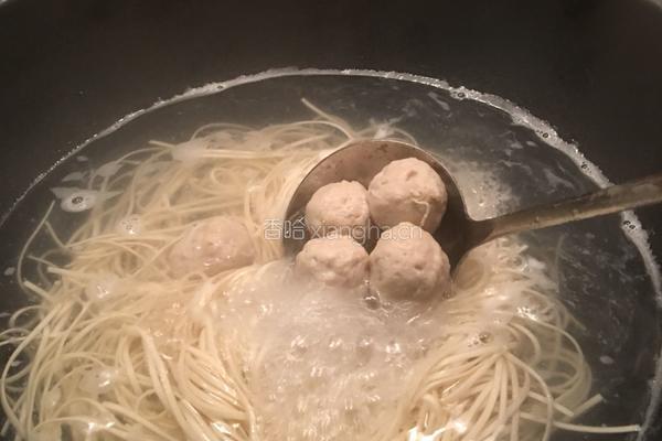 肥牛肉丸汤面的做法图解6