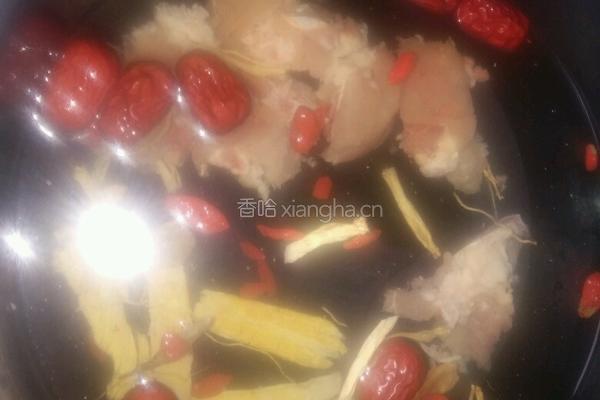 广东＜药材汤＞猪大骨煲药材的做法图解2