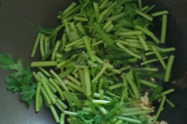 蒜蓉炒茼蒿的做法图解4