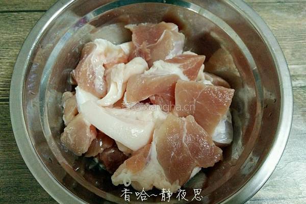 胡萝卜馅梅花饺的做法图解3