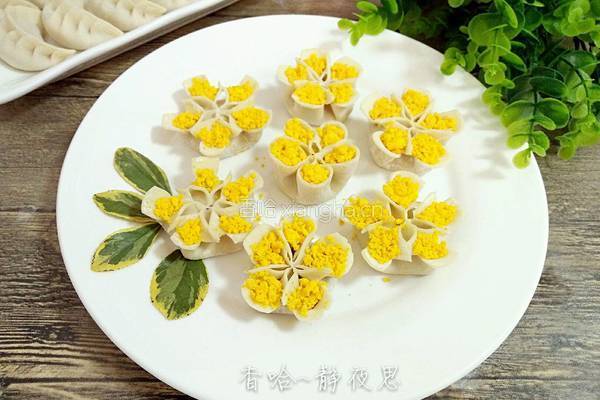 胡萝卜馅梅花饺的做法图解23