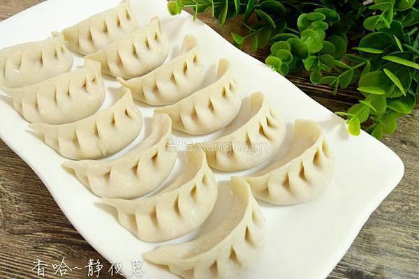 胡萝卜馅梅花饺的做法图解24