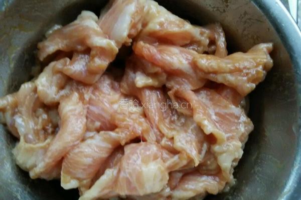爆炒猪颈肉的做法图解2