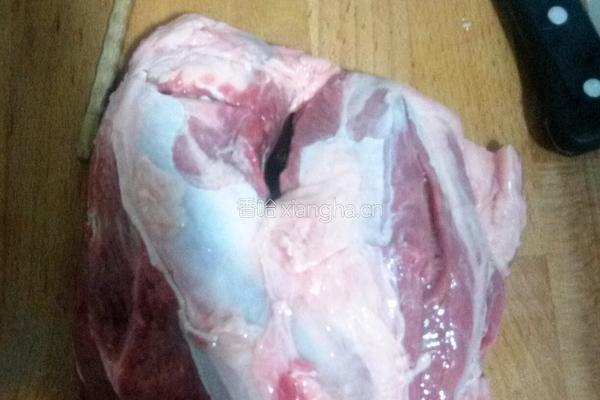 卤牛肉的做法图解1