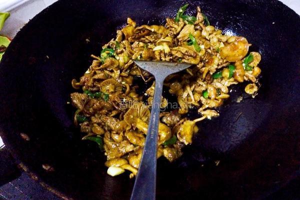 蘑菇炒肉的做法图解10