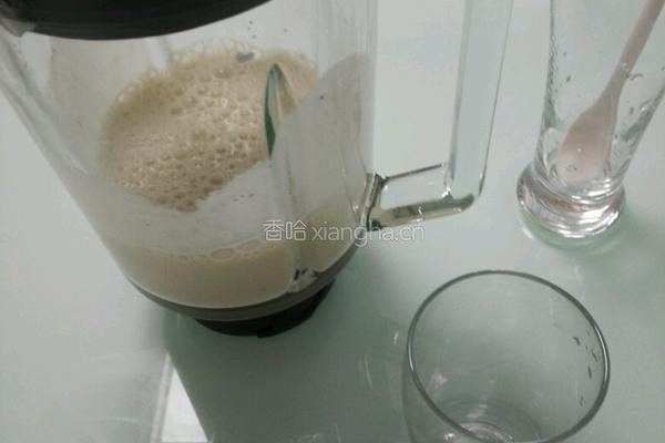 香蕉牛奶饮的做法图解4