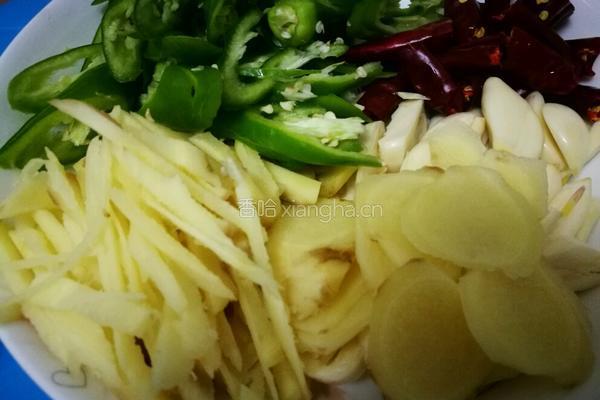 烧焖鸭掌的做法图解2
