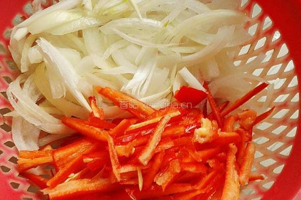 沙爹金菇豚肉片的做法图解3
