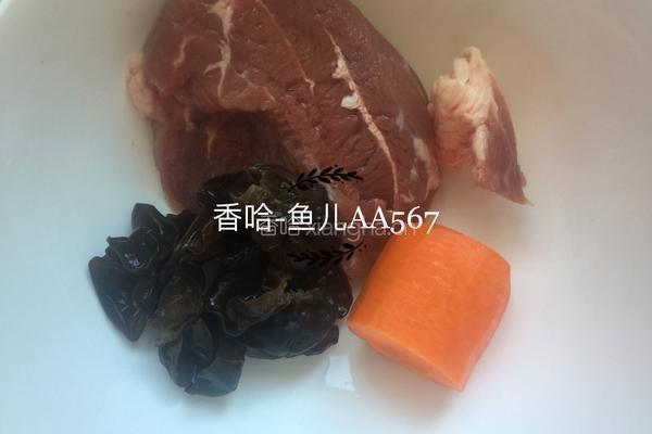 牛肉胡萝卜木耳包子的做法图解4