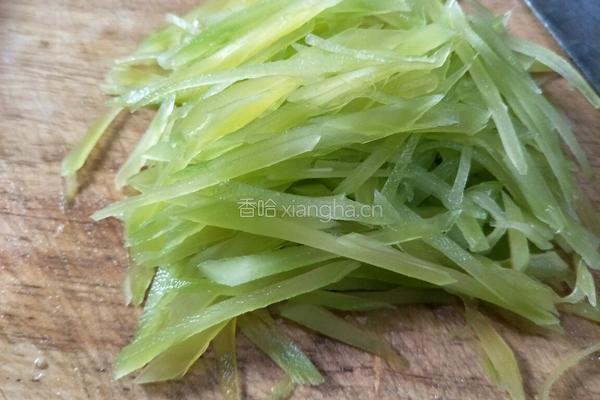 清炒莴笋的做法图解2